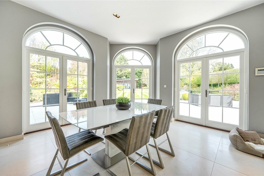 under offer priory drive london 70078 - Gibbs Gillespie