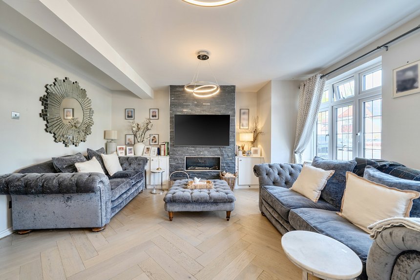 for sale mount pleasant london 70125 - Gibbs Gillespie