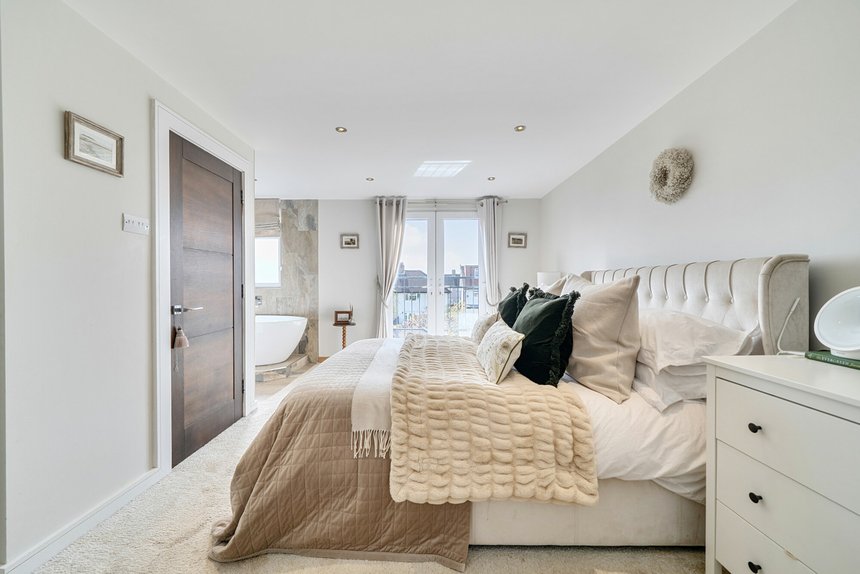 for sale mount pleasant london 70125 - Gibbs Gillespie