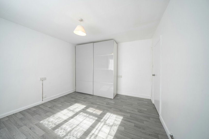 for sale fulham close london 70309 - Gibbs Gillespie