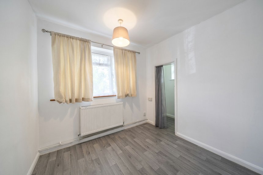 for sale fulham close london 70309 - Gibbs Gillespie
