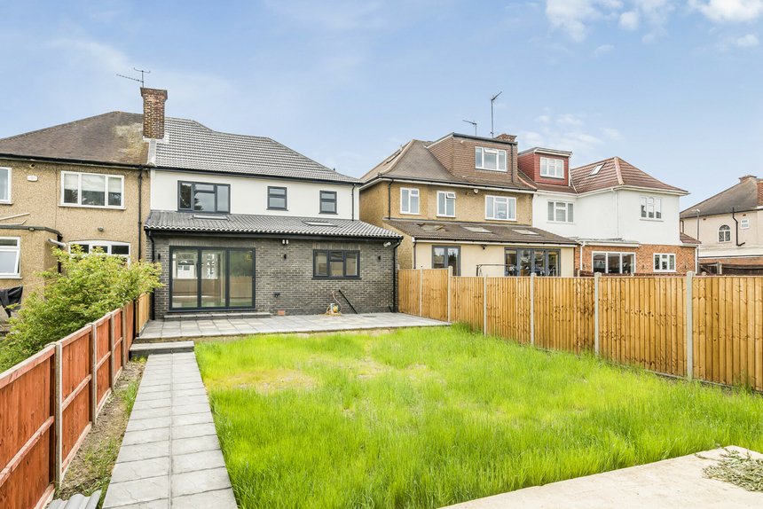 under offer the ridgeway london 70366 - Gibbs Gillespie