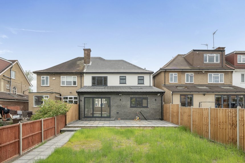 under offer the ridgeway london 70366 - Gibbs Gillespie