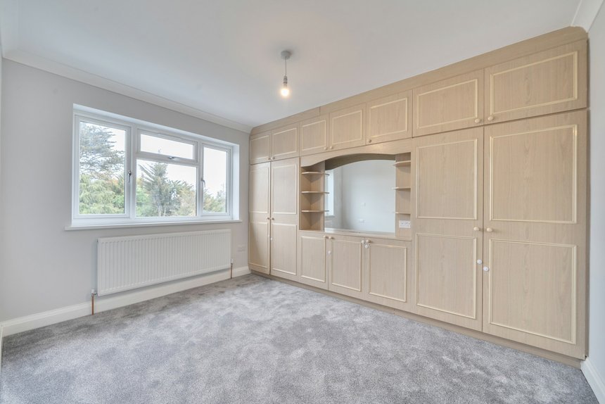 under offer the ridgeway london 70366 - Gibbs Gillespie