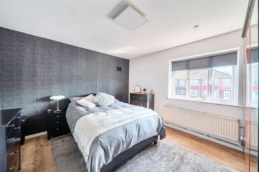 under offer sutton court road london 70641 - Gibbs Gillespie
