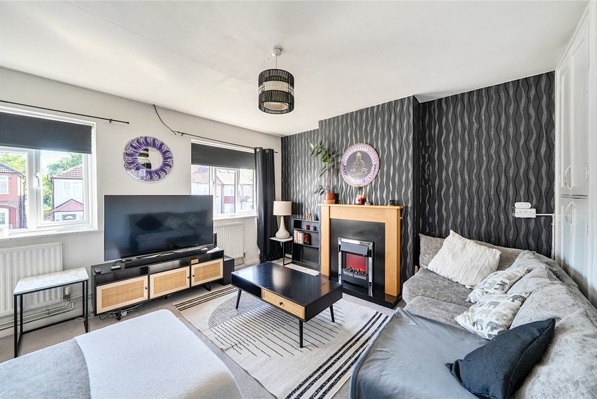 under offer sutton court road london 70641 - Gibbs Gillespie
