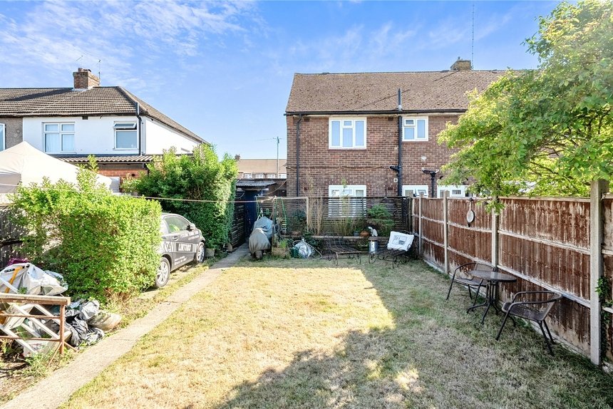 under offer sutton court road london 70641 - Gibbs Gillespie
