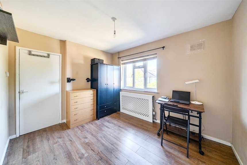 under offer sutton court road london 70641 - Gibbs Gillespie