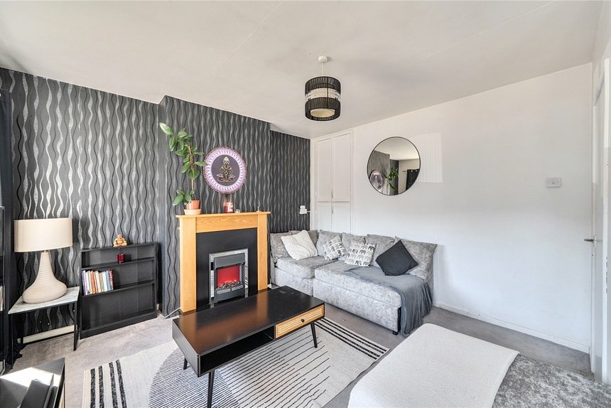 under offer sutton court road london 70641 - Gibbs Gillespie