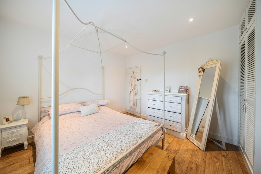 for sale moorcroft lane london 70794 - Gibbs Gillespie