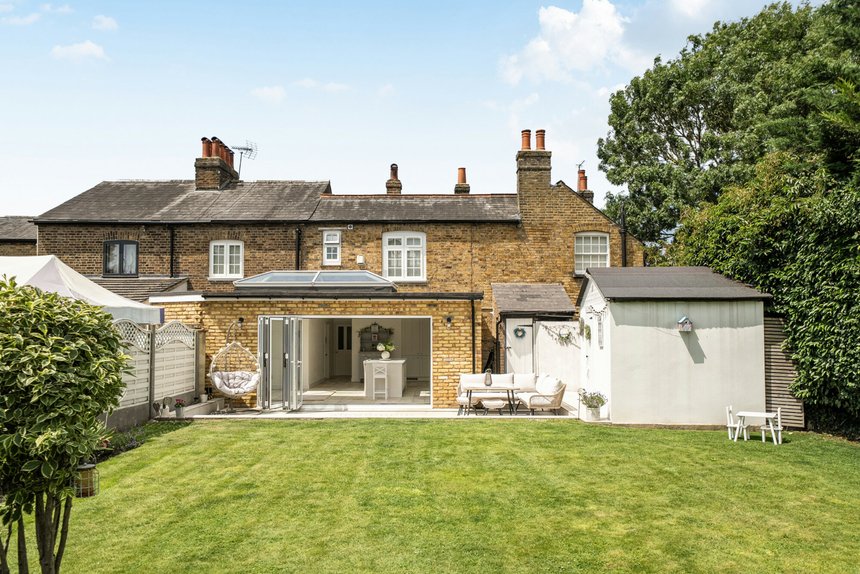 for sale moorcroft lane london 70794 - Gibbs Gillespie