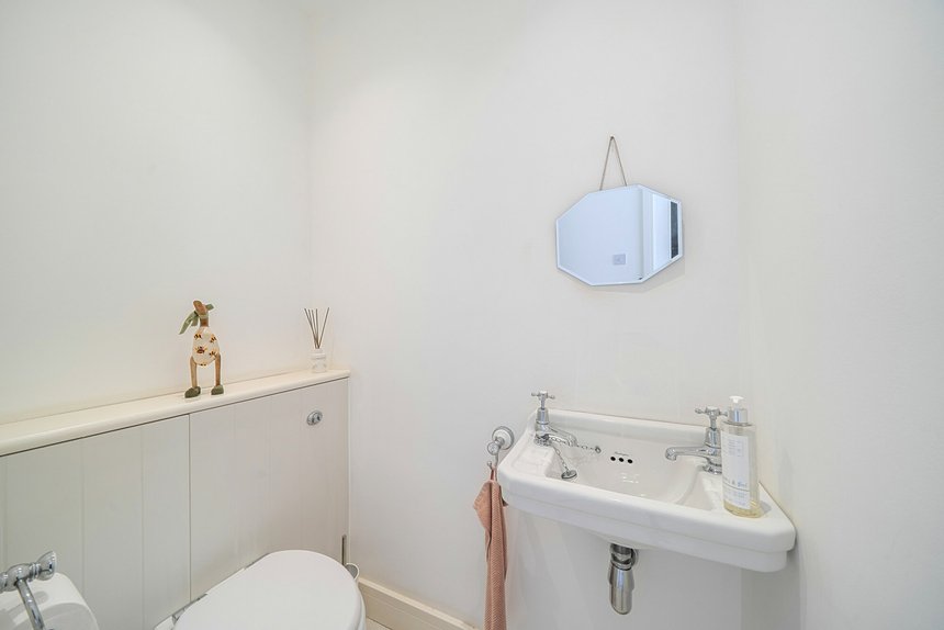 for sale moorcroft lane london 70794 - Gibbs Gillespie