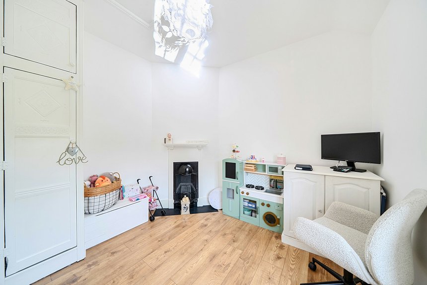 for sale moorcroft lane london 70794 - Gibbs Gillespie