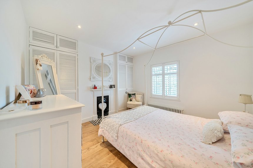 for sale moorcroft lane london 70794 - Gibbs Gillespie