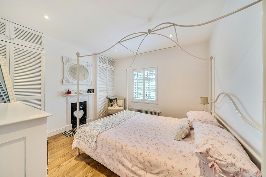 for sale moorcroft lane london 70794 - Gibbs Gillespie