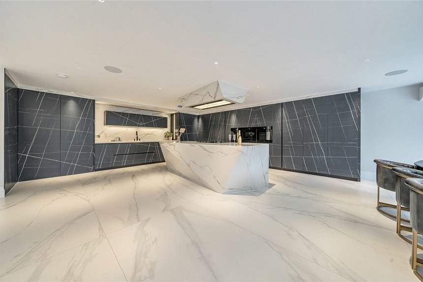 for sale chalfont park london 70809 - Gibbs Gillespie