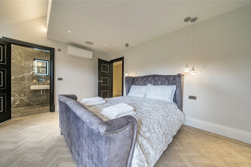 for sale chalfont park london 70809 - Gibbs Gillespie