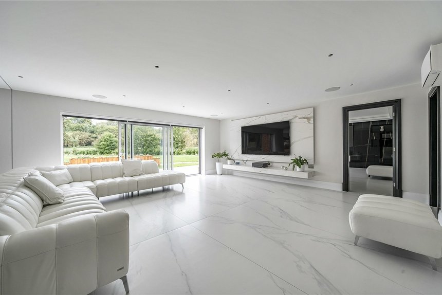for sale chalfont park london 70809 - Gibbs Gillespie