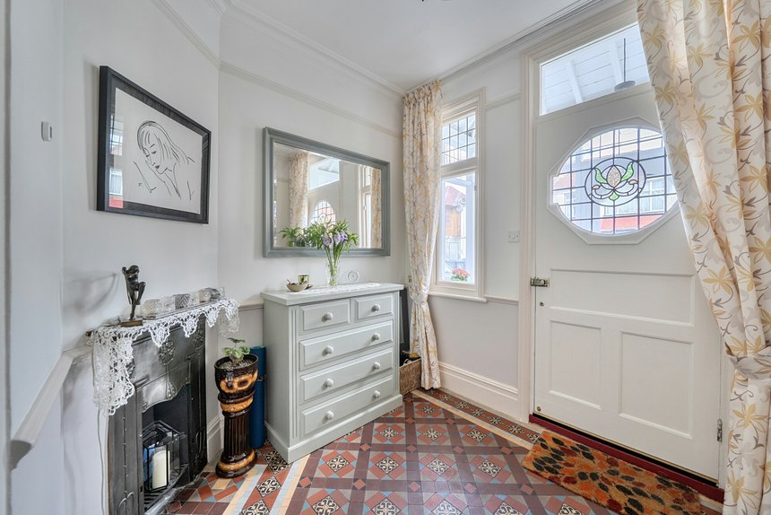 for sale hindes road london 71236 - Gibbs Gillespie