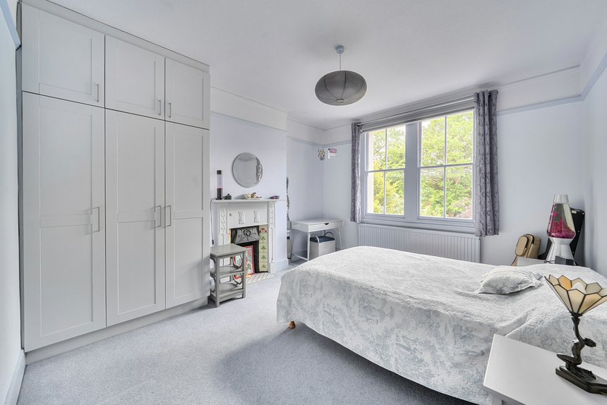 for sale hindes road london 71236 - Gibbs Gillespie