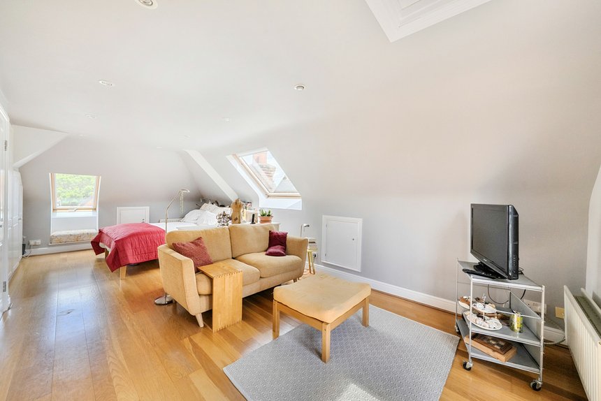 for sale hindes road london 71236 - Gibbs Gillespie