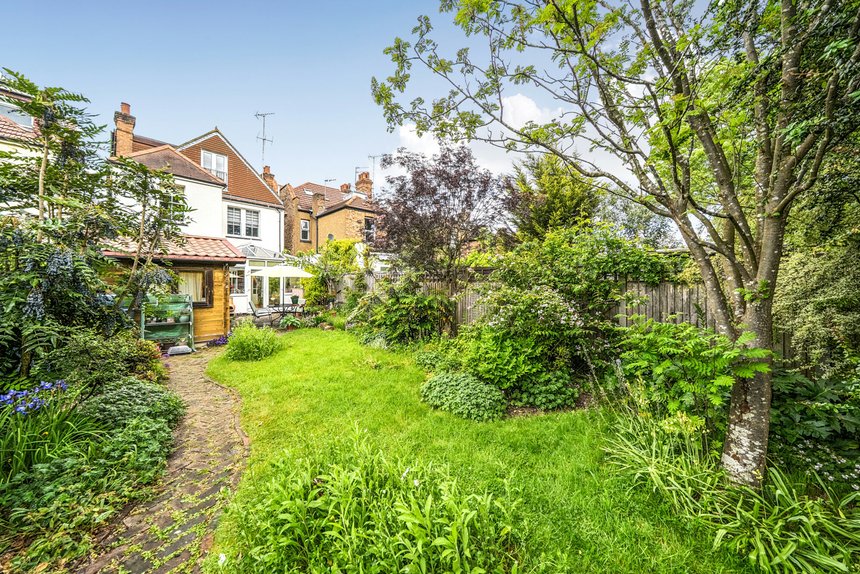 for sale hindes road london 71236 - Gibbs Gillespie