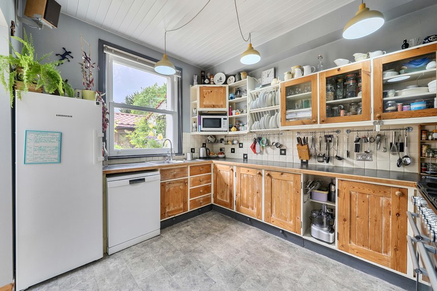 for sale hindes road london 71236 - Gibbs Gillespie