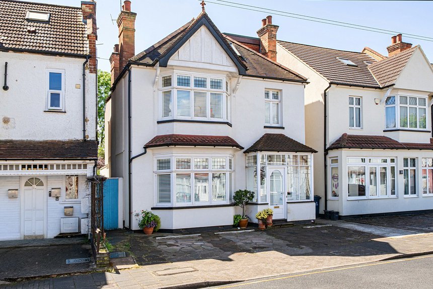 for sale hindes road london 71236 - Gibbs Gillespie