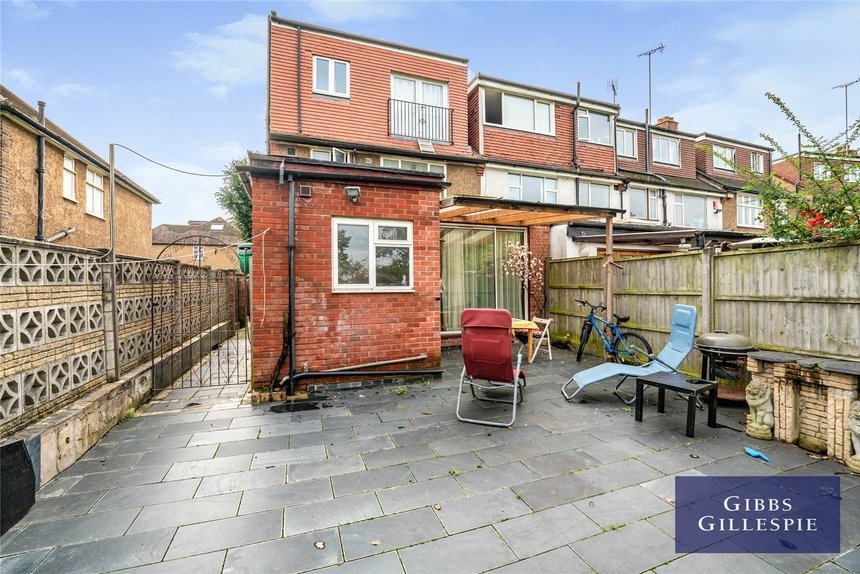 to let brunswick road london 71240 - Gibbs Gillespie