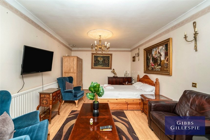 to let brunswick road london 71240 - Gibbs Gillespie