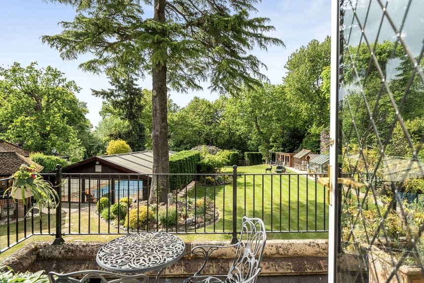 to let copthorne road london 71329 - Gibbs Gillespie