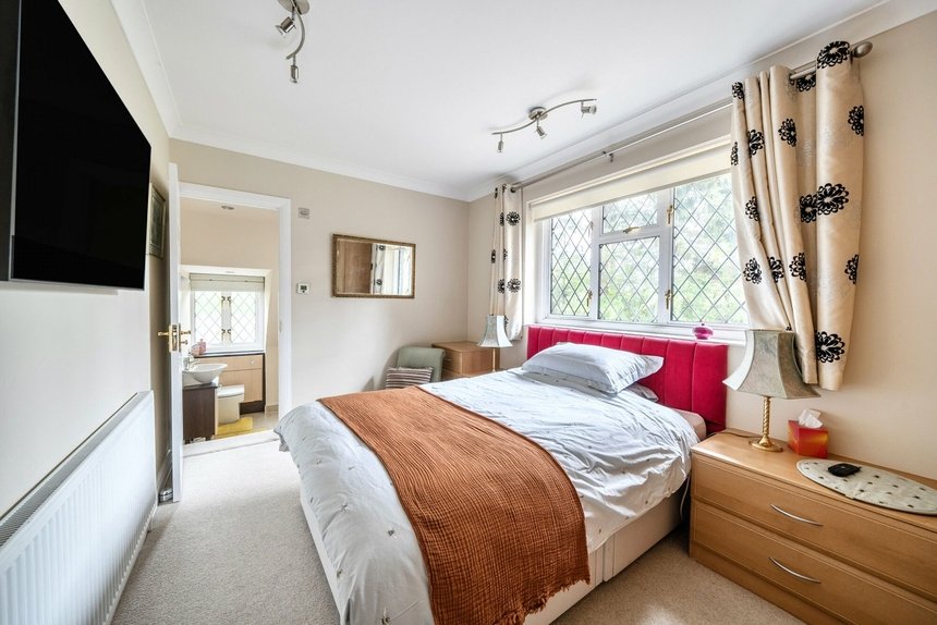to let copthorne road london 71329 - Gibbs Gillespie