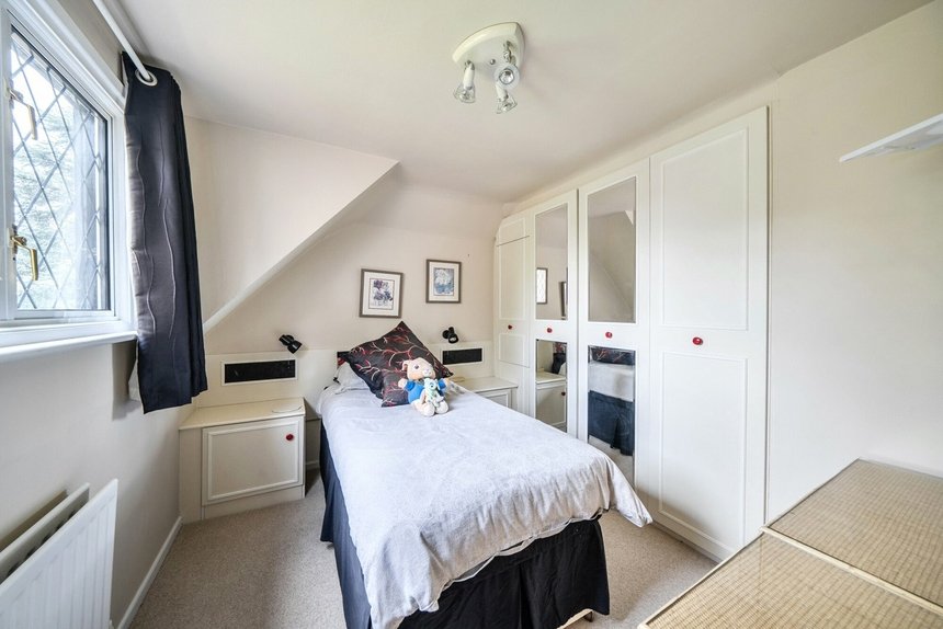 to let copthorne road london 71329 - Gibbs Gillespie