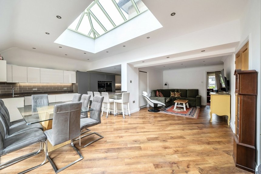 to let copthorne road london 71329 - Gibbs Gillespie