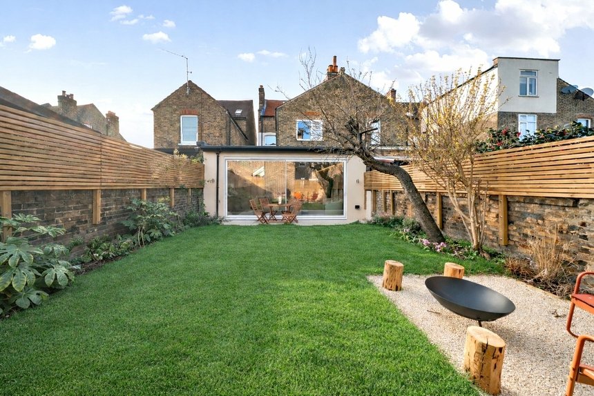 under offer broughton road london 71922 - Gibbs Gillespie