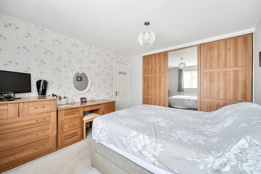 for sale the avenue london 72014 - Gibbs Gillespie