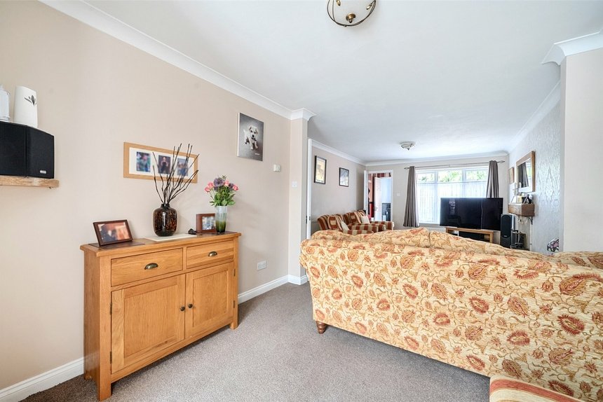 for sale the avenue london 72014 - Gibbs Gillespie