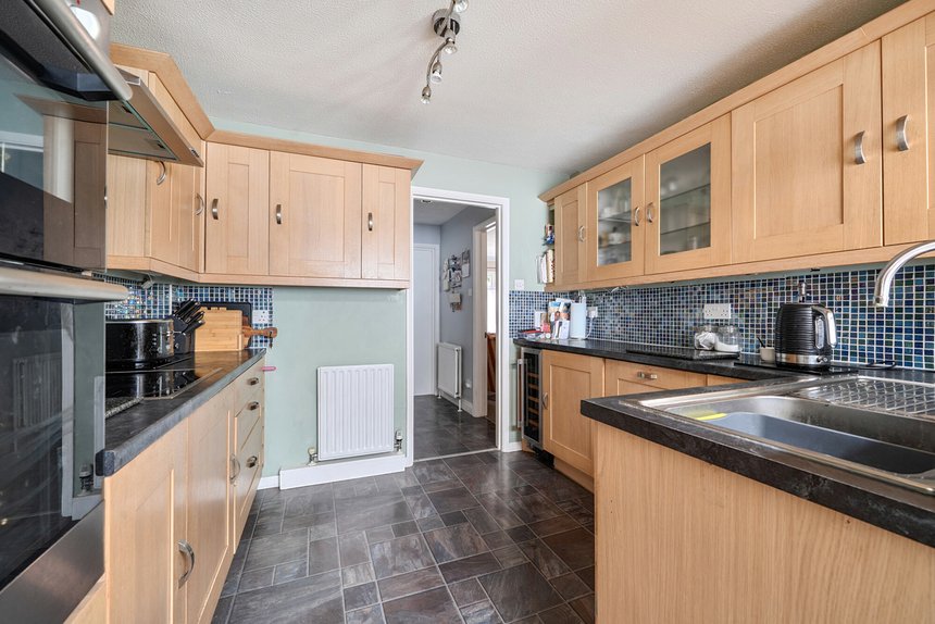 for sale the avenue london 72014 - Gibbs Gillespie