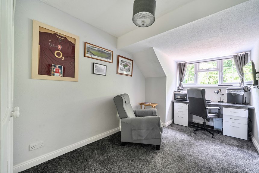 for sale the avenue london 72014 - Gibbs Gillespie
