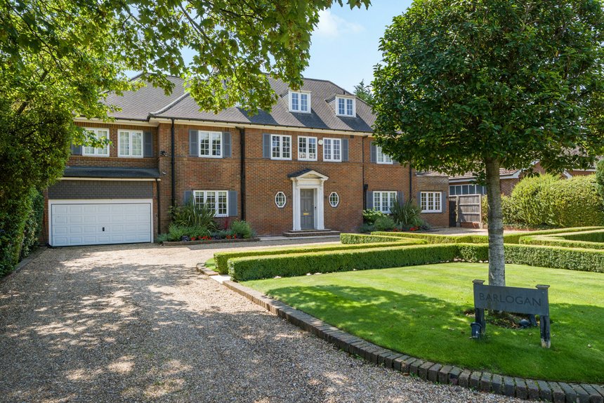 for sale priory drive london 72145 - Gibbs Gillespie