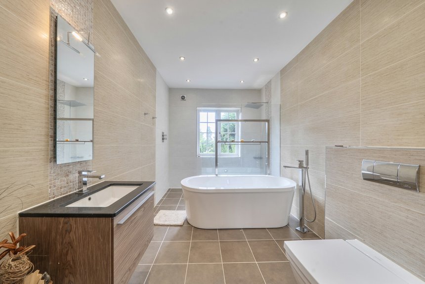 for sale priory drive london 72145 - Gibbs Gillespie