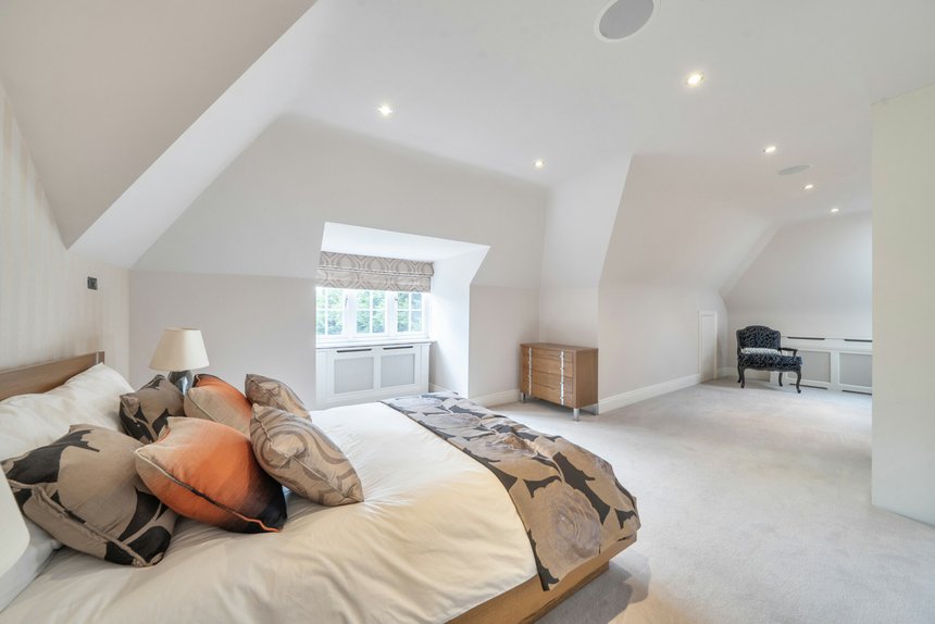for sale priory drive london 72145 - Gibbs Gillespie