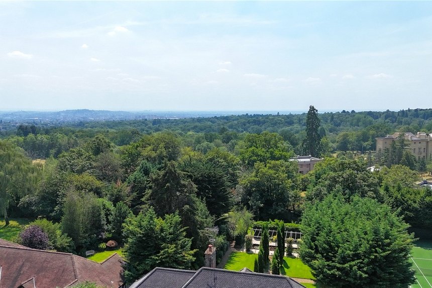 for sale priory drive london 72145 - Gibbs Gillespie