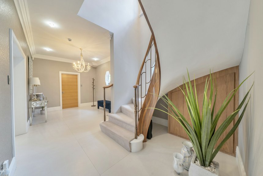 for sale priory drive london 72145 - Gibbs Gillespie
