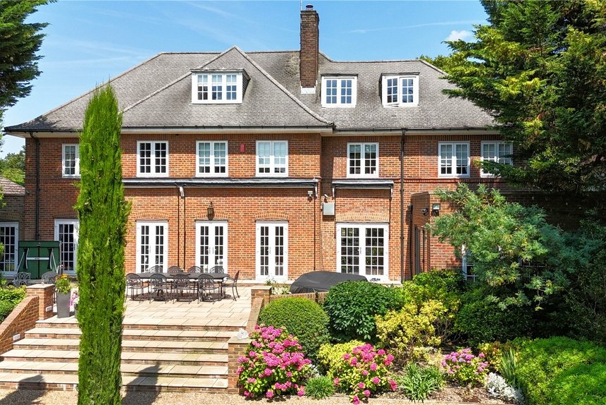 for sale priory drive london 72145 - Gibbs Gillespie
