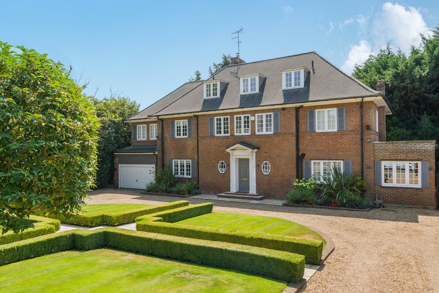 for sale priory drive london 72145 - Gibbs Gillespie