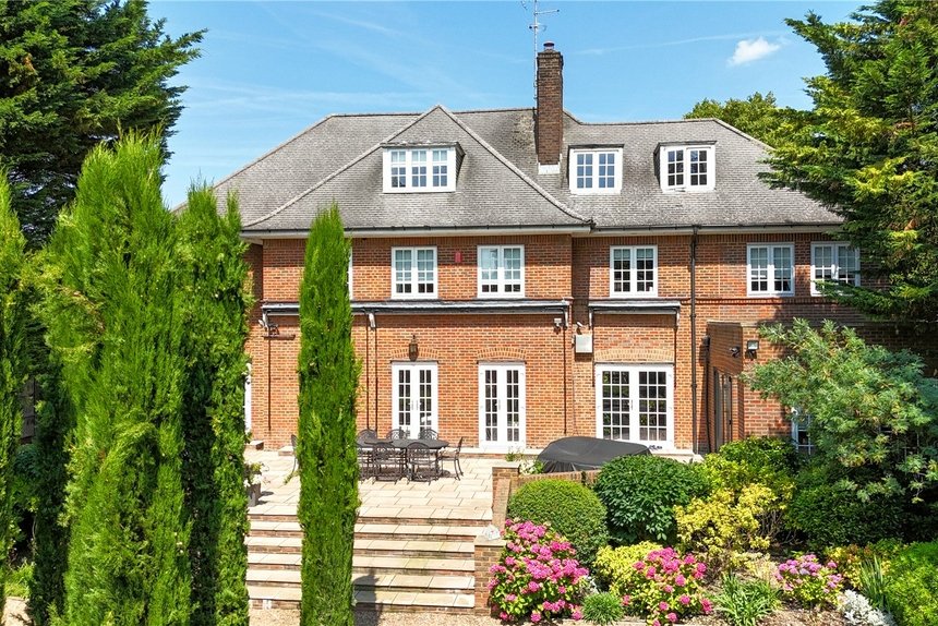 for sale priory drive london 72145 - Gibbs Gillespie