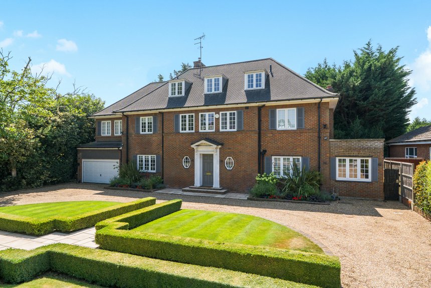 for sale priory drive london 72145 - Gibbs Gillespie