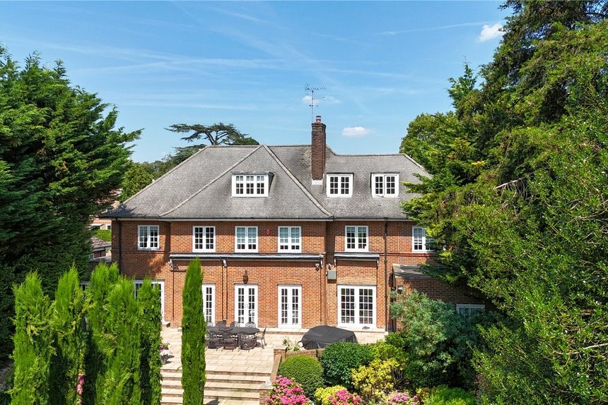 for sale priory drive london 72145 - Gibbs Gillespie