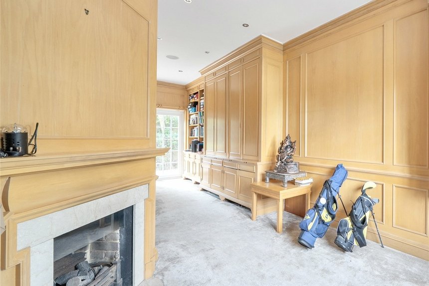 for sale priory drive london 72145 - Gibbs Gillespie